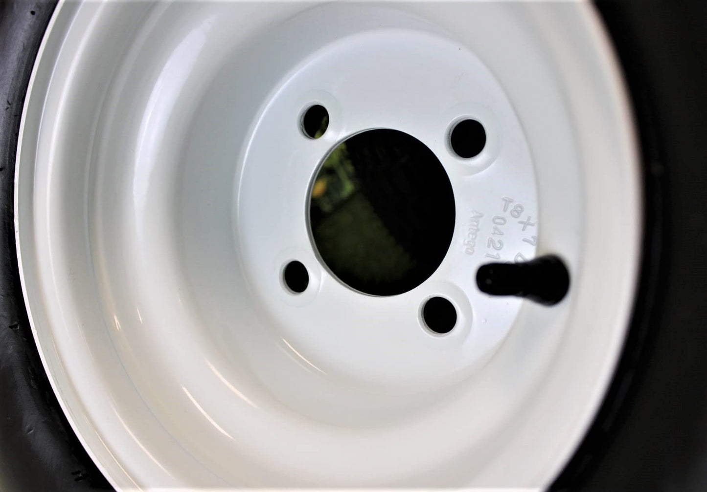 Set of Four 18x8.50-8 White Wheel Assemblies