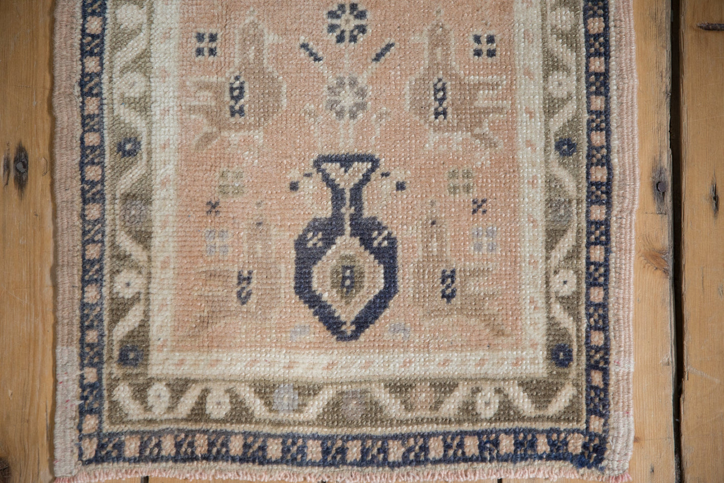 1.5x1.5 Vintage Distressed Oushak Square Rug Mat