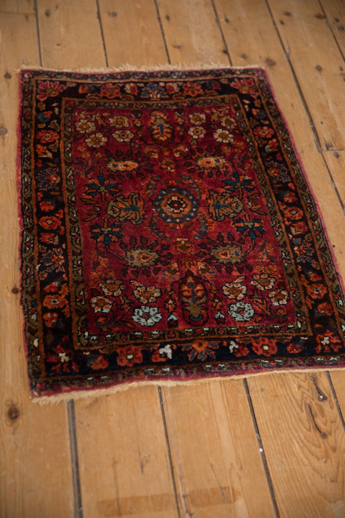 2x2.5 Vintage Fine Lilihan Square Rug Mat