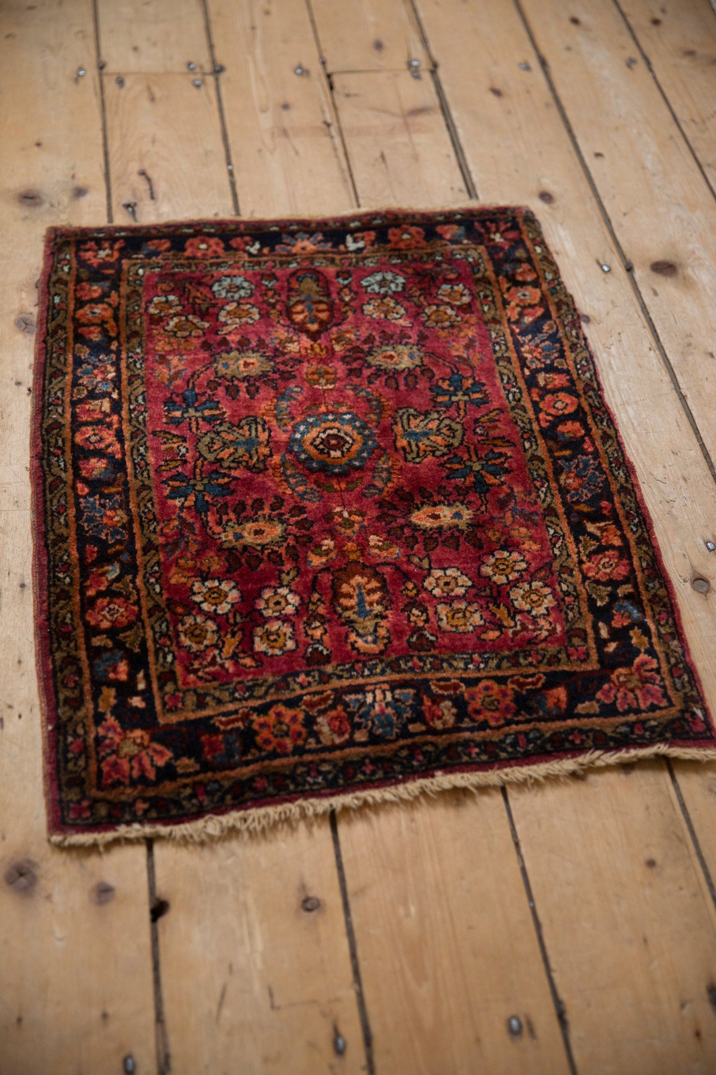 2x2.5 Vintage Fine Lilihan Square Rug Mat