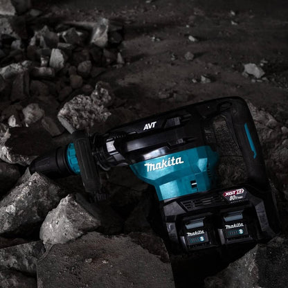 Makita GMH02PM 80V max (40V max X2) XGT® Brushless 28 lb. SDS-MAX AVT® Demolition Hammer Kit, AWS® Capable (4.0Ah)