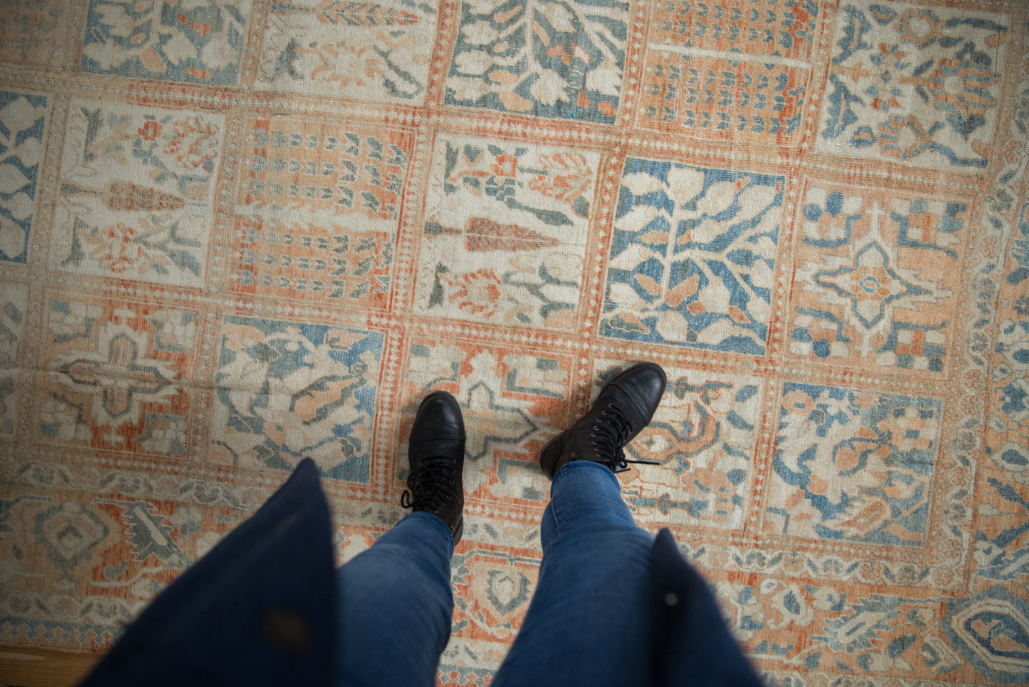 6.5x9.5 Vintage Distressed Turkish Bakhtiari Design Carpet