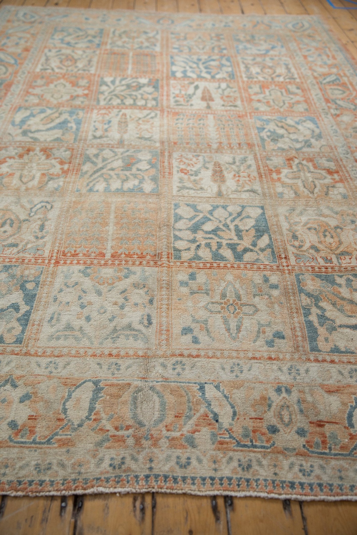 6.5x9.5 Vintage Distressed Turkish Bakhtiari Design Carpet