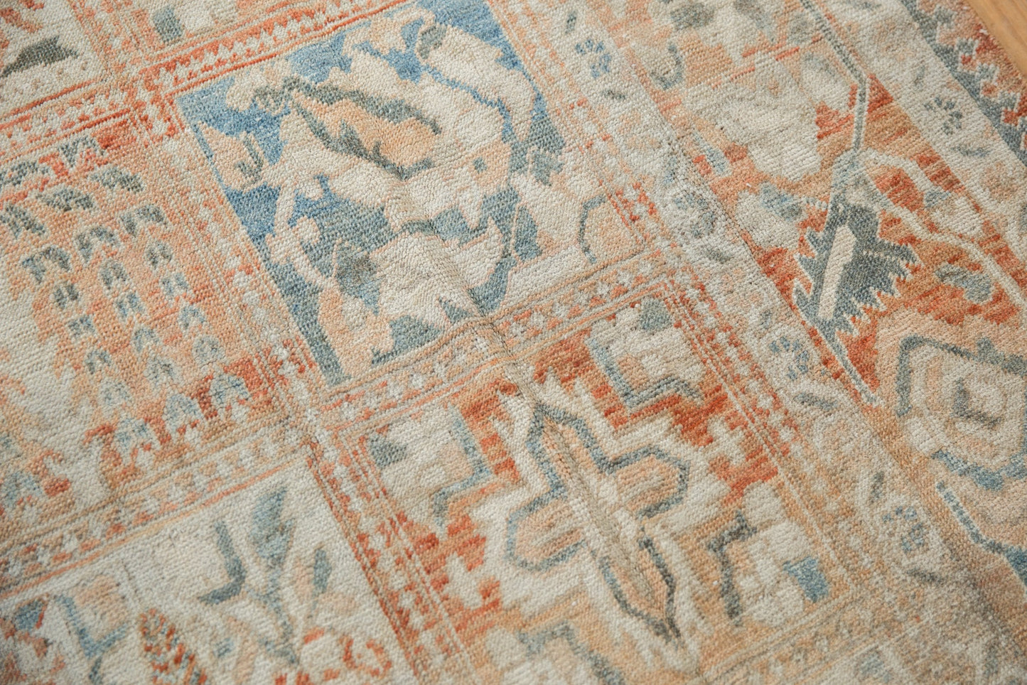 6.5x9.5 Vintage Distressed Turkish Bakhtiari Design Carpet