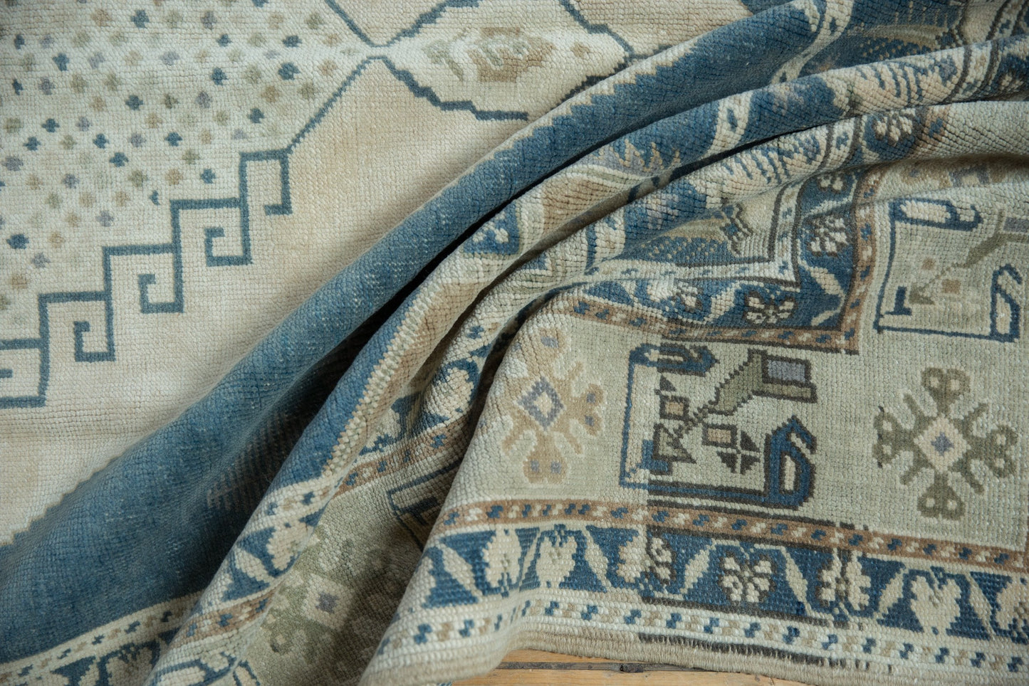 5.5x9.5 Vintage Distressed Oushak Carpet