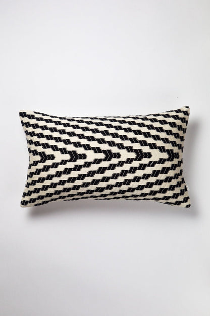 Almolonga Zig Zag Pillow - Black and White