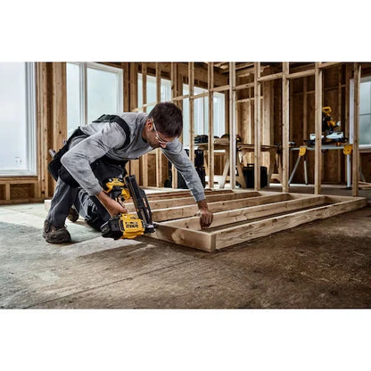 DEWALT DCN920P1 20V MAX* Brushless Cordless 21° Plastic Framing Nailer Kit