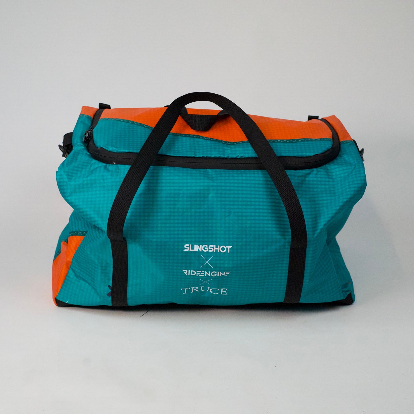 Uzip Duffle from Prototype Kites