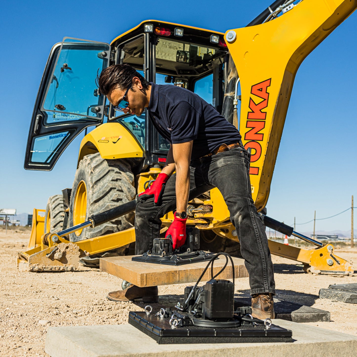 GRABO HighFlow Cordless Suction Gripster for Porous Pavers, 242 lb