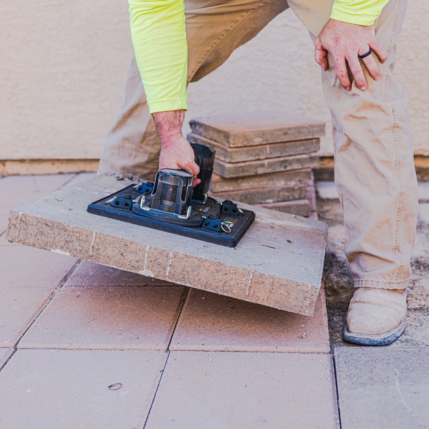 GRABO HighFlow Cordless Suction Gripster for Porous Pavers, 242 lb