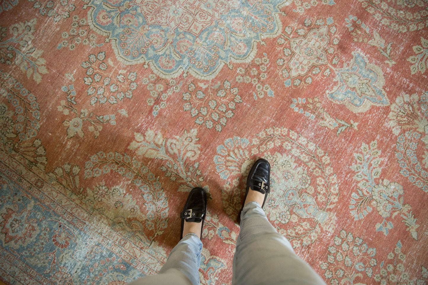 9.5x13.5 Vintage Distressed Mahal Carpet