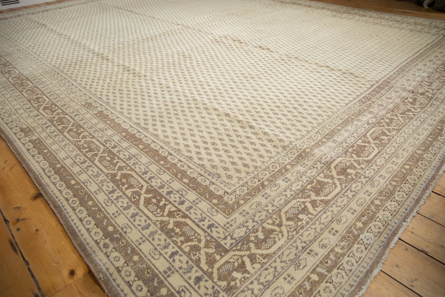 11x15 Vintage Distressed Sivas Carpet