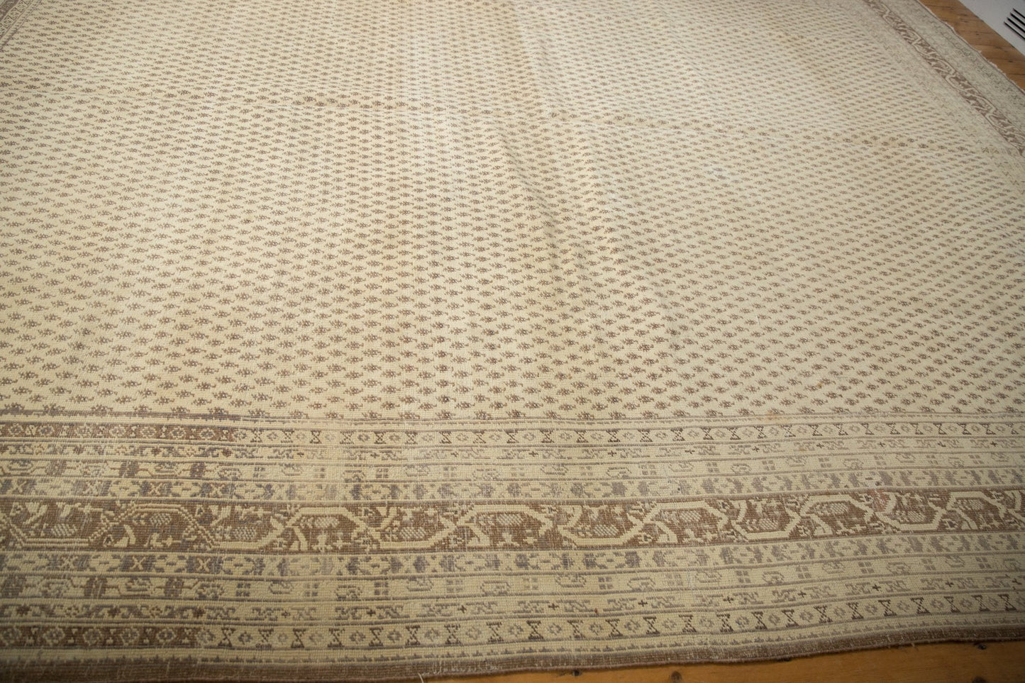 11x15 Vintage Distressed Sivas Carpet