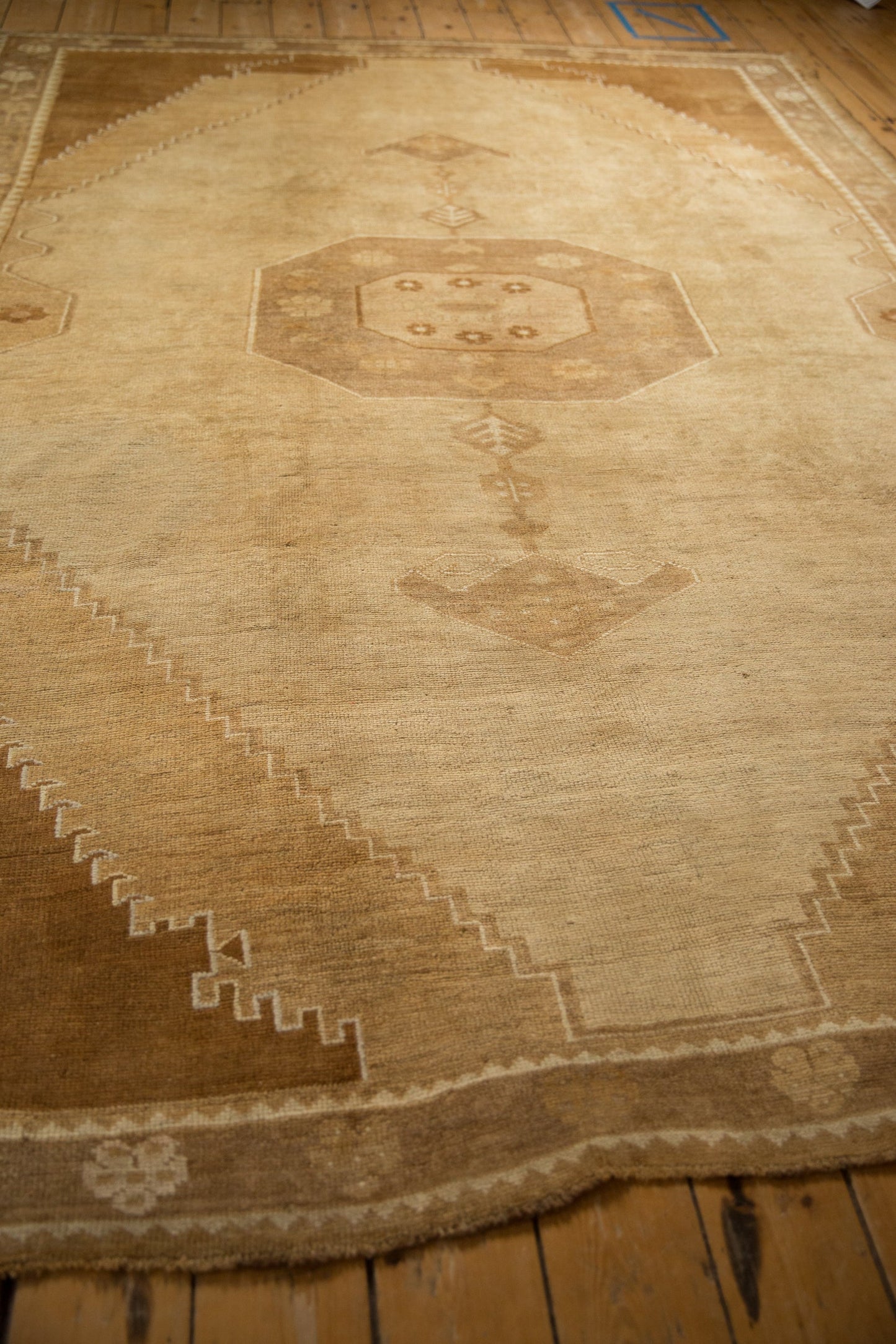 7x10.5 Vintage Distressed Kars Carpet