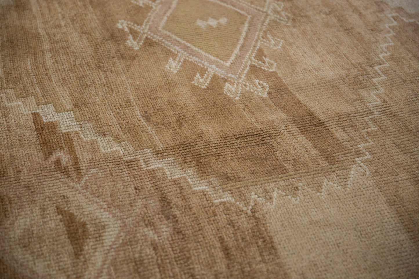 7.5x11 Vintage Distressed Kars Carpet