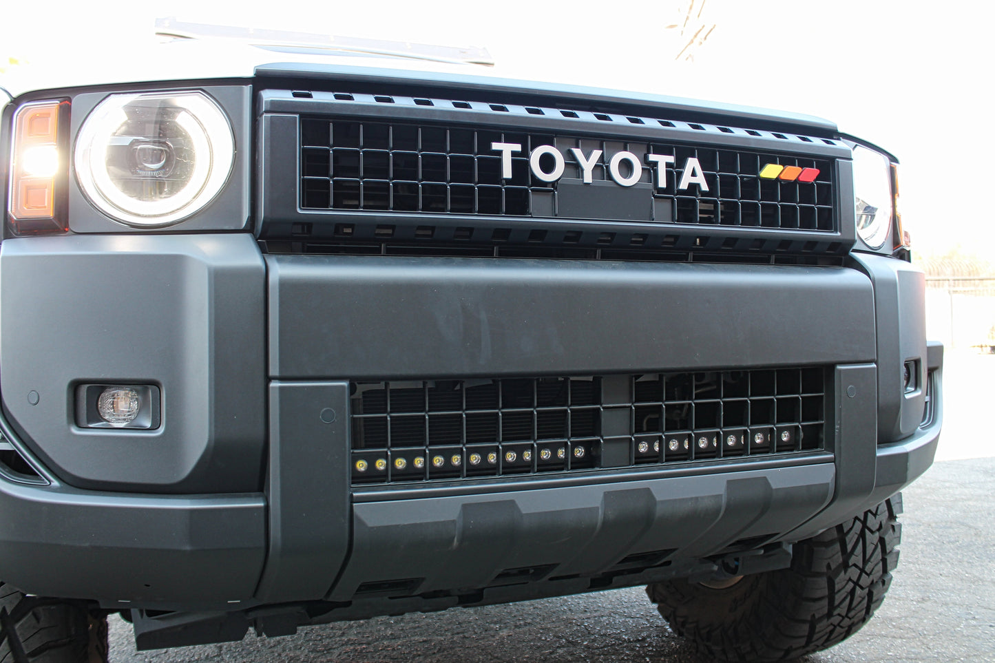 2024+ Toyota Land Cruiser Sinlge 30in Light Bar SLIM