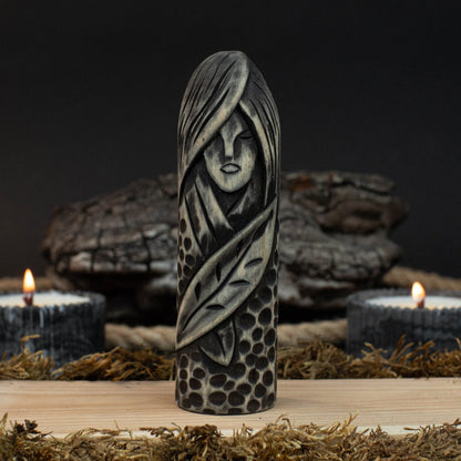 Hand-Carved Eir Figurine – 14 cm (5.7 inches) Wooden Norse Goddess of Healing Statue
