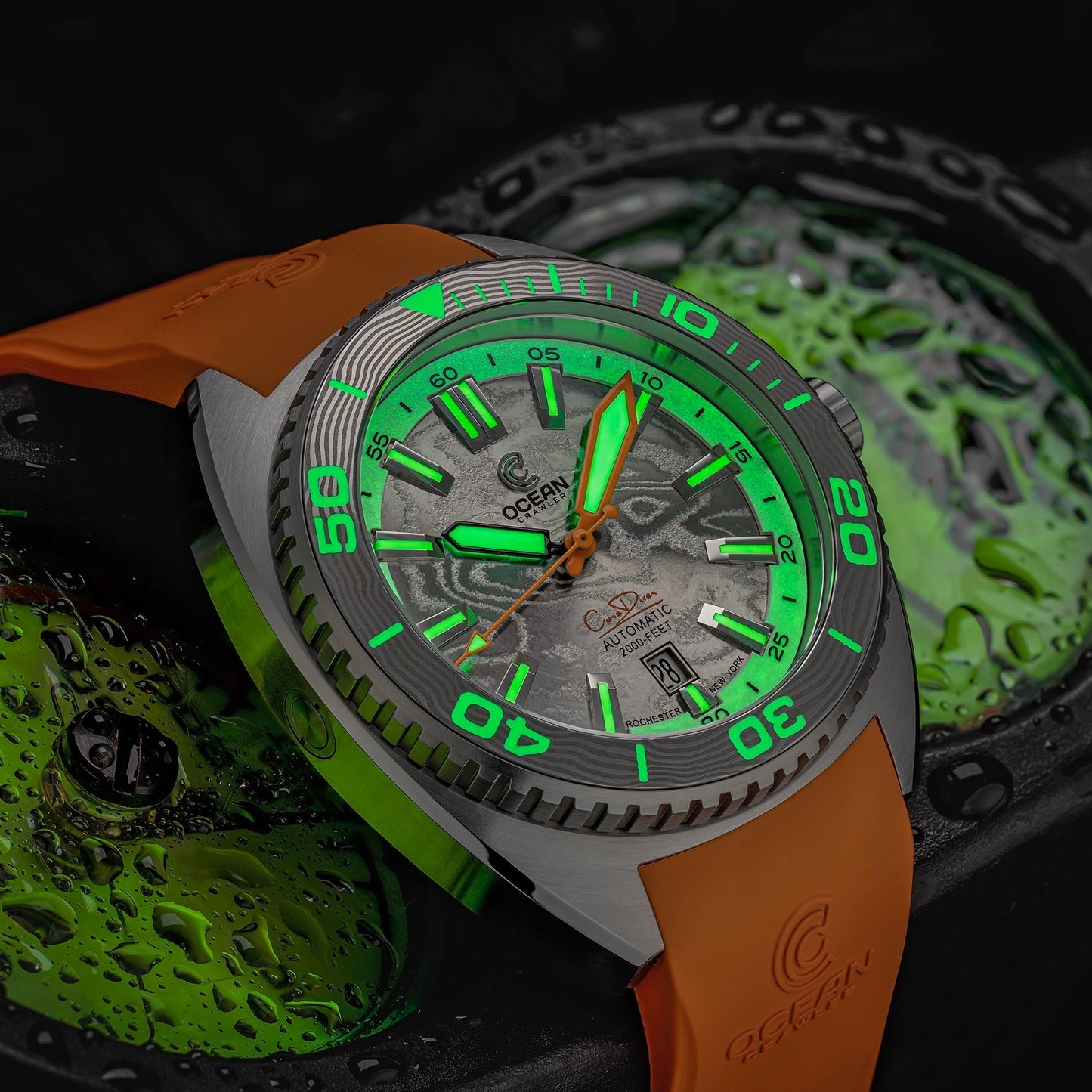 Core Diver - Damascus Steel - 2 Straps Included!
