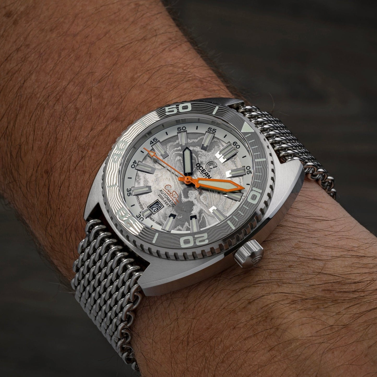 Core Diver - Damascus Steel - 2 Straps Included!