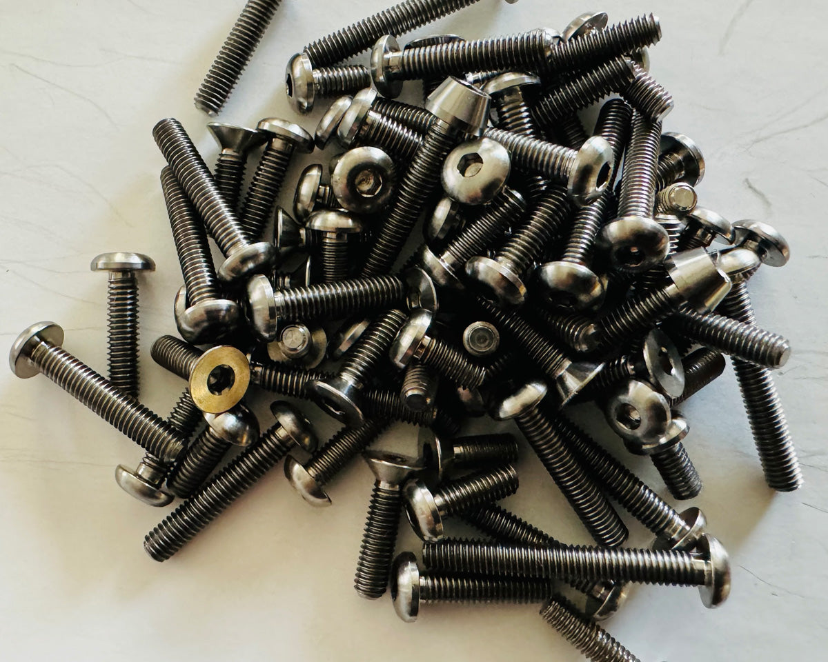 Team Associated B7 HyperLite Ti Upper Screw Kit